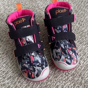 Plae Girls High tops 13.5